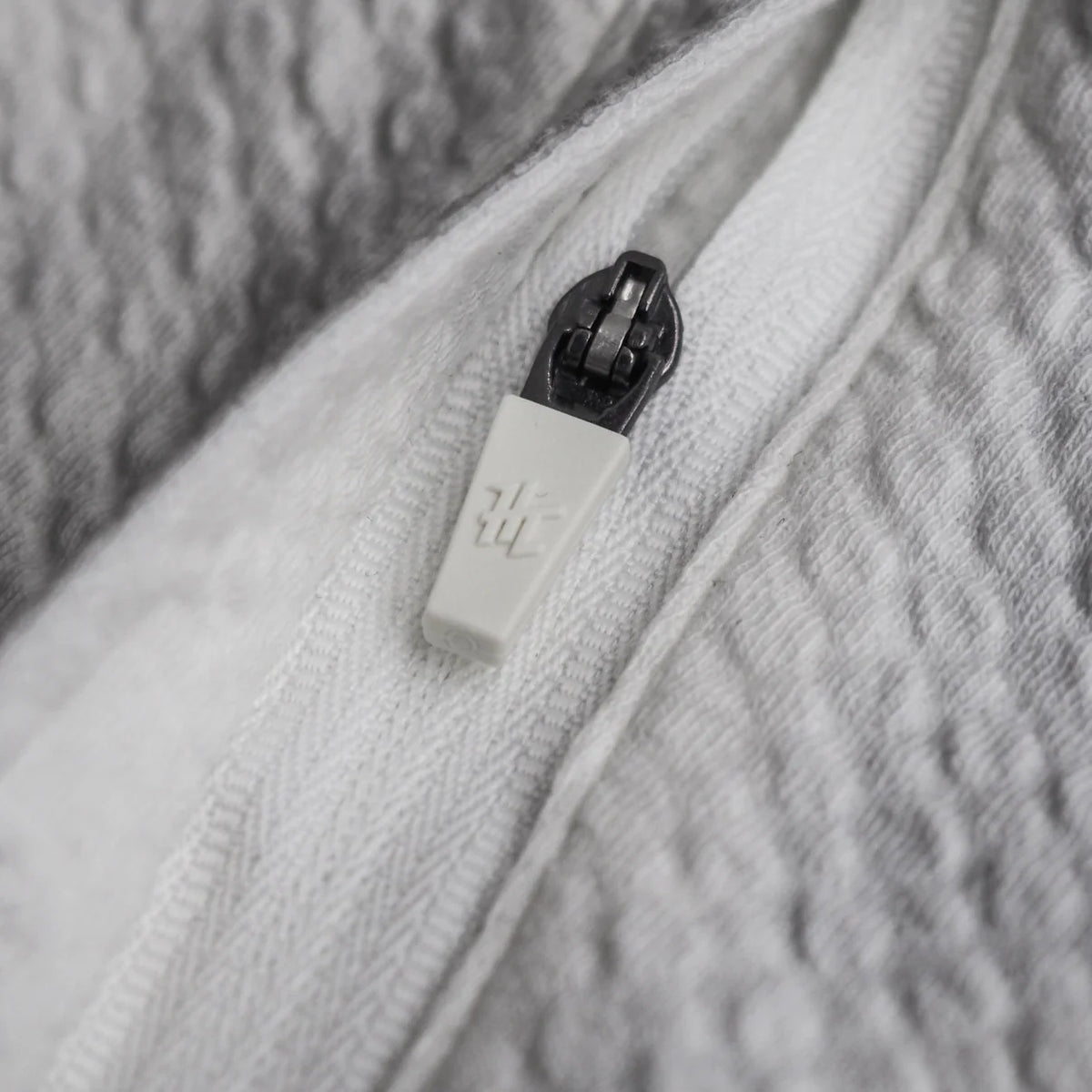 HighCut WHITE WAFFLE KNIT HOODIE